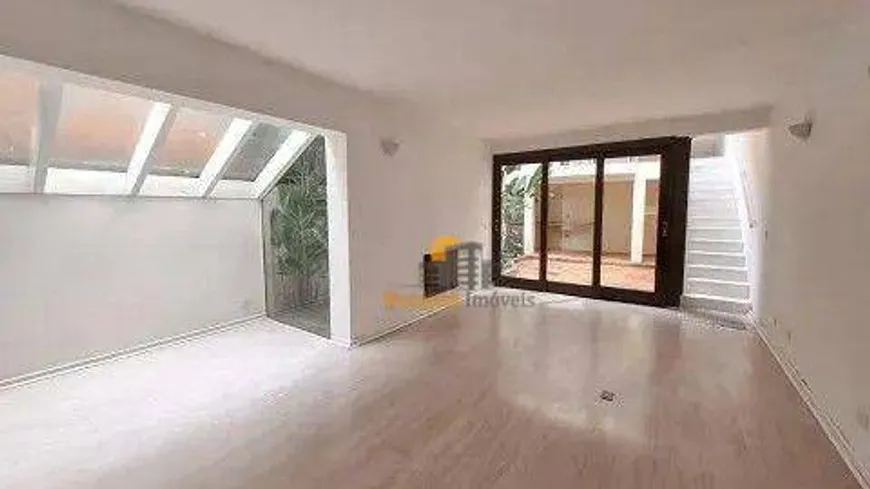 Foto 1 de Casa de Condomínio com 4 Quartos à venda, 240m² em Jardim Bonfiglioli, São Paulo