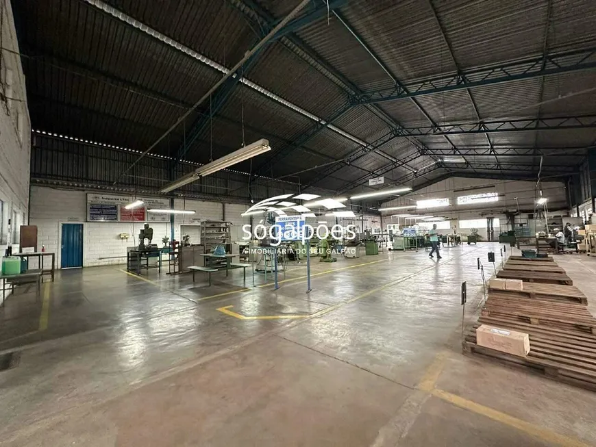 Foto 1 de Galpão/Depósito/Armazém à venda, 1137m² em Centro, Mateus Leme