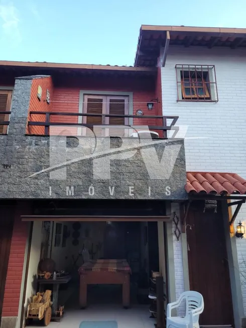 Foto 1 de Casa de Condomínio com 3 Quartos à venda, 2000m² em Alto, Teresópolis