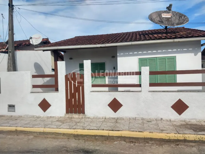 Foto 1 de Casa de Condomínio com 2 Quartos à venda, 80m² em Três Vendas, Araruama