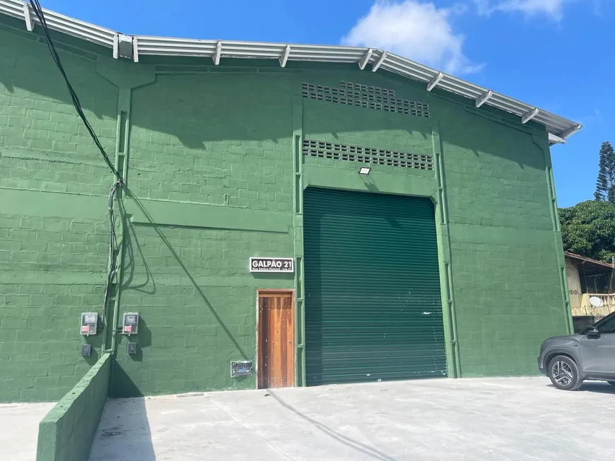 Foto 1 de Galpão/Depósito/Armazém para alugar, 300m² em Fluminense, São Pedro da Aldeia