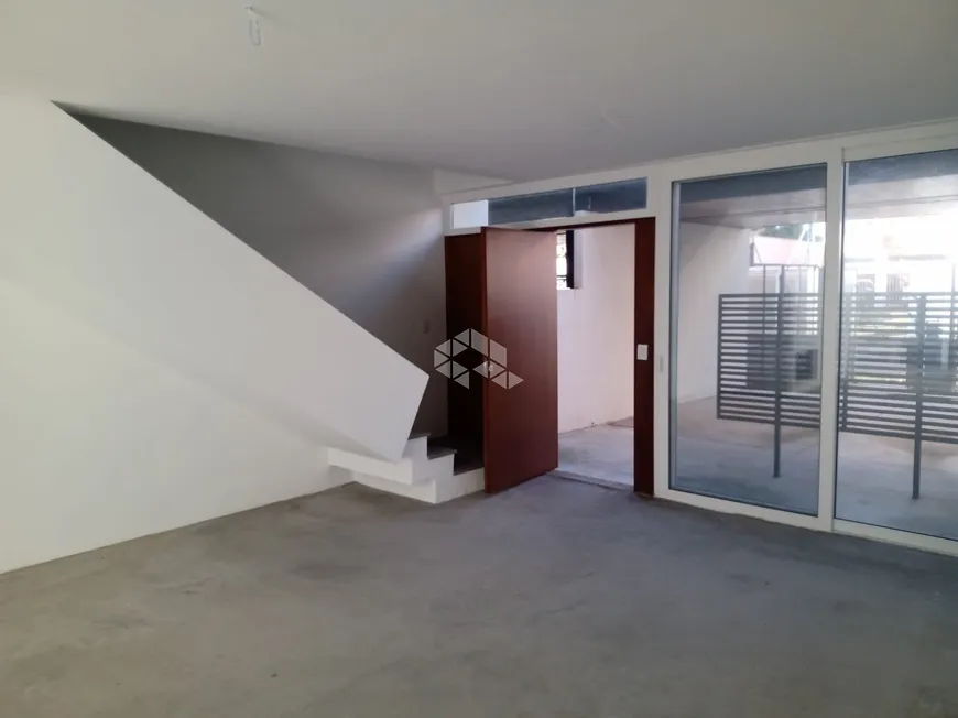 Foto 1 de Casa com 3 Quartos à venda, 270m² em Jardim Lindóia, Porto Alegre