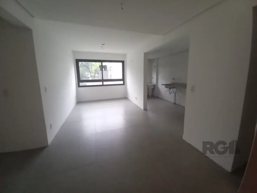 Foto 1 de Apartamento com 2 Quartos para alugar, 68m² em Passo da Areia, Porto Alegre