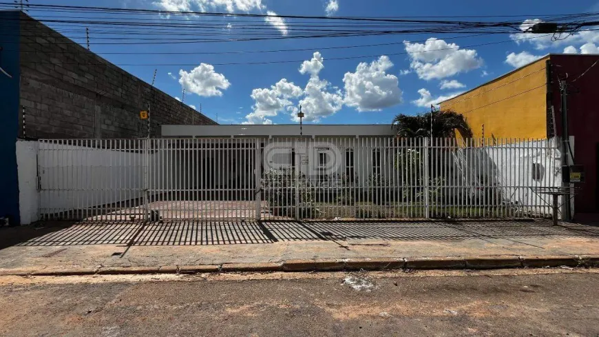 Foto 1 de Casa com 3 Quartos para alugar, 200m² em Praeirinho, Cuiabá