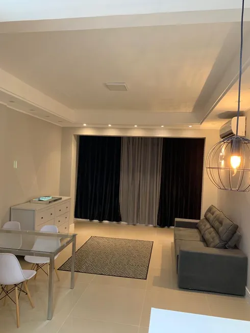 Foto 1 de Apartamento com 4 Quartos à venda, 135m² em Copacabana, Rio de Janeiro