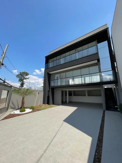 Foto 1 de Casa com 3 Quartos à venda, 220m² em Universitário, Londrina