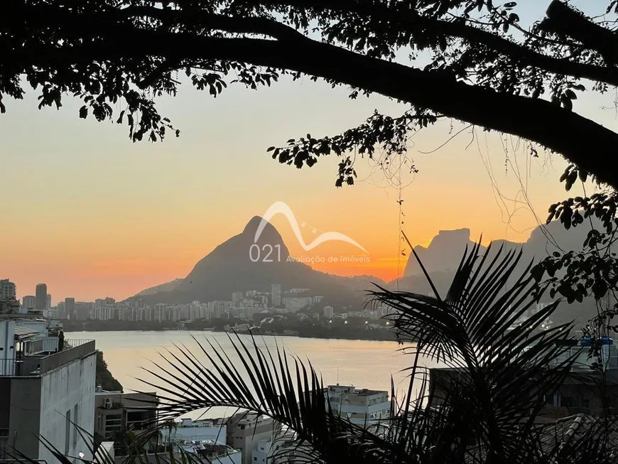 Foto 1 de Casa com 4 Quartos à venda, 260m² em Lagoa, Rio de Janeiro