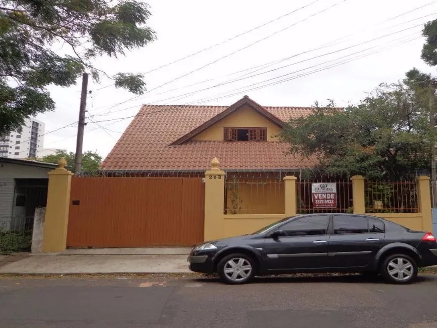 Foto 1 de Casa com 2 Quartos à venda, 194m² em Jardim Botânico, Porto Alegre