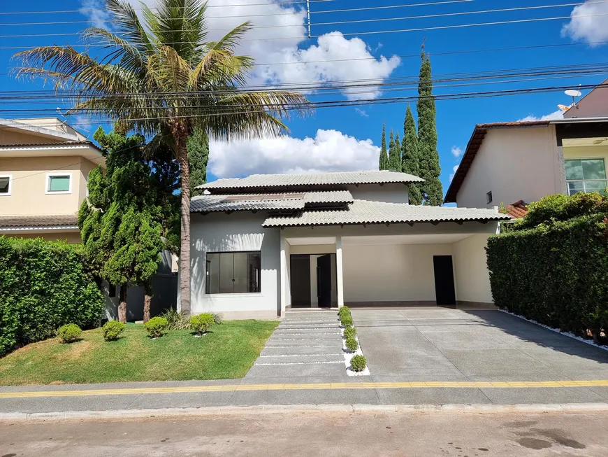 Foto 1 de Casa de Condomínio com 4 Quartos à venda, 236m² em Jardins Madri, Goiânia