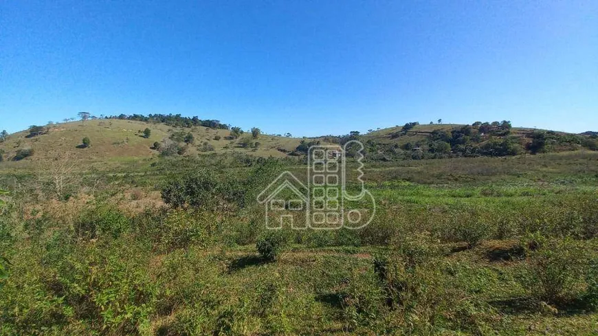 Foto 1 de Fazenda/Sítio com 3 Quartos à venda, 700m² em Zona Rural, Casimiro de Abreu
