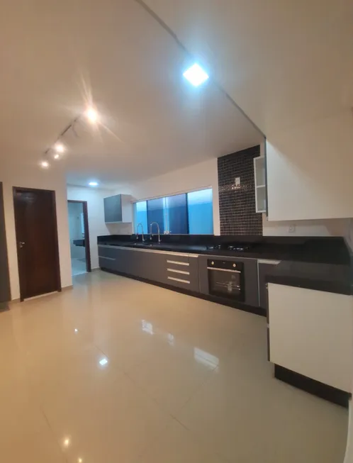 Foto 1 de Casa com 5 Quartos à venda, 374m² em Parque Do Jiqui, Parnamirim