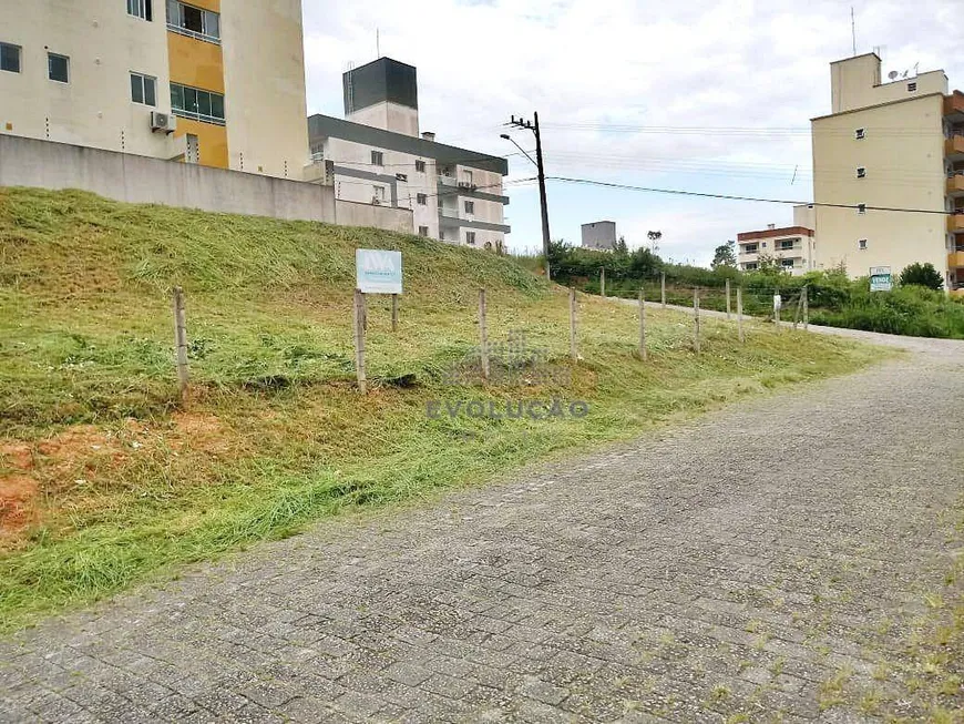 Foto 1 de Lote/Terreno à venda, 500m² em Areias, São José