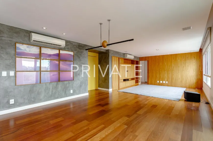 Foto 1 de Apartamento com 3 Quartos à venda, 211m² em Pinheiros, São Paulo