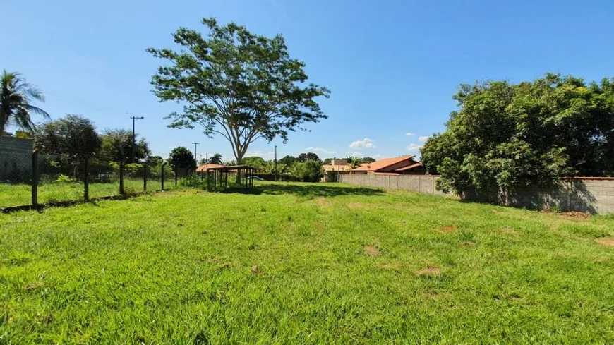 Foto 1 de Lote/Terreno à venda, 1500m² em , Guapiaçu