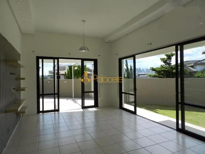 Foto 1 de Casa de Condomínio com 3 Quartos à venda, 306m² em Condomínio Residencial Real Ville, Pindamonhangaba