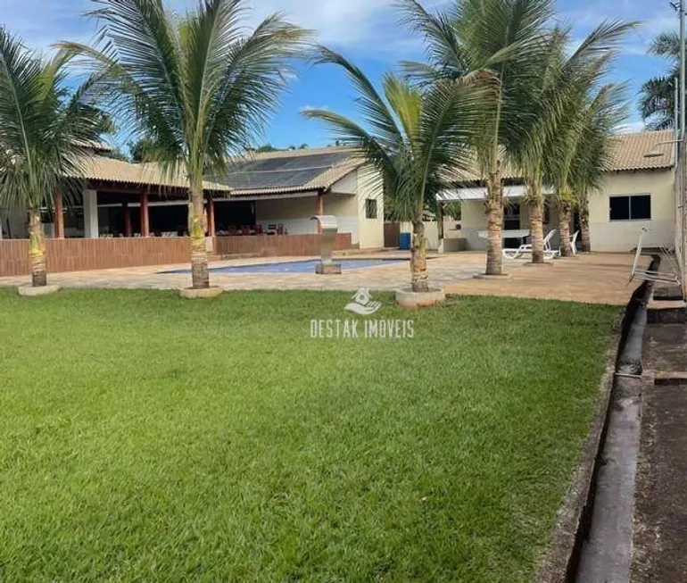 Foto 1 de Fazenda/Sítio com 3 Quartos à venda, 5000m² em Jockey Camping, Uberlândia