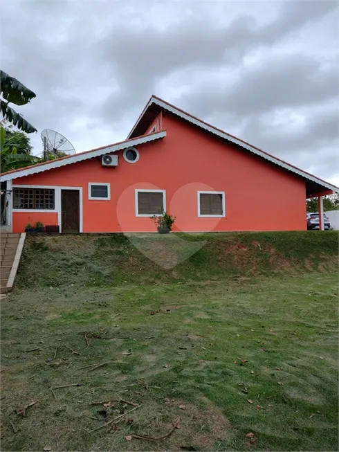 Foto 1 de Fazenda/Sítio com 3 Quartos à venda, 309m² em , Nazaré Paulista