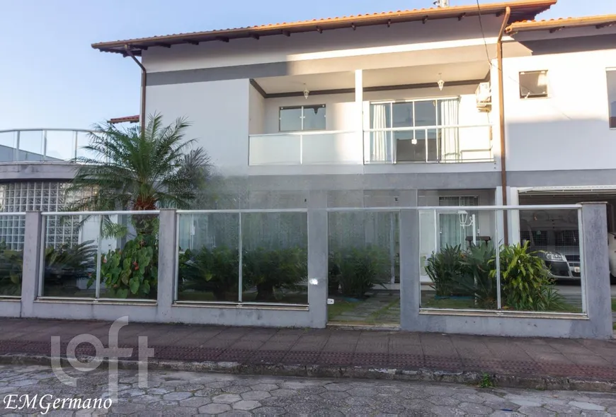 Foto 1 de Casa com 4 Quartos à venda, 420m² em Agronômica, Florianópolis