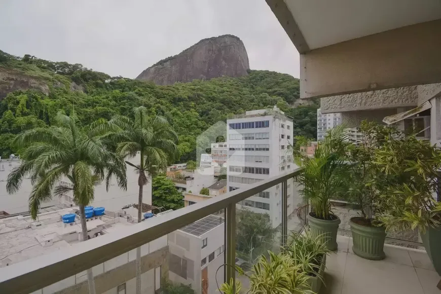 Foto 1 de Apartamento com 3 Quartos à venda, 163m² em Leblon, Rio de Janeiro