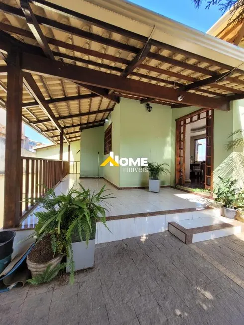 Foto 1 de Casa com 4 Quartos à venda, 300m² em Tirol, Belo Horizonte