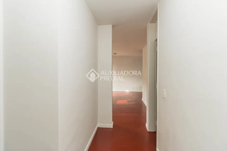 Foto 1 de Apartamento com 3 Quartos para alugar, 71m² em Humaitá, Porto Alegre