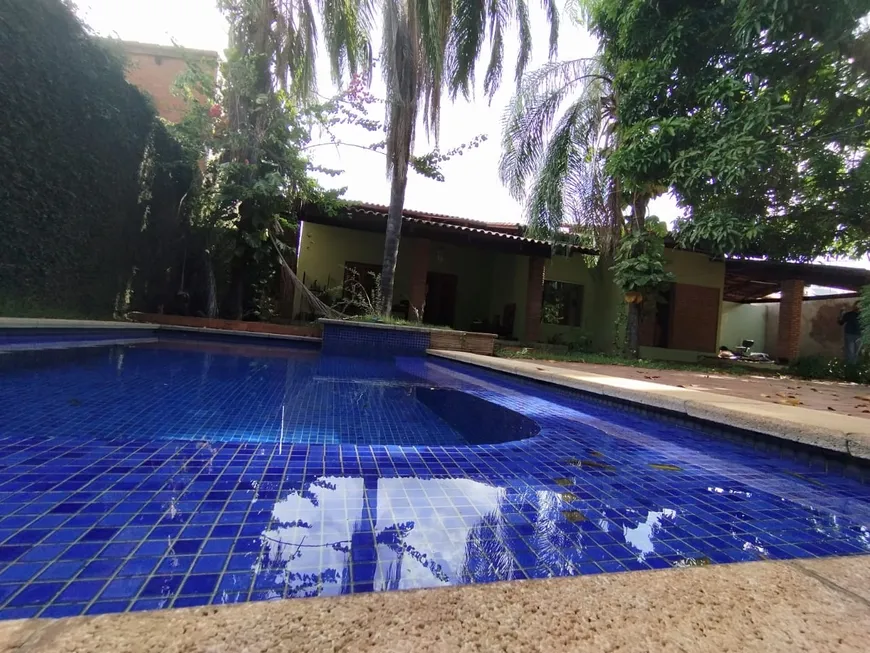 Foto 1 de Casa com 4 Quartos para alugar, 1000m² em Jardim Shangri La, Cuiabá