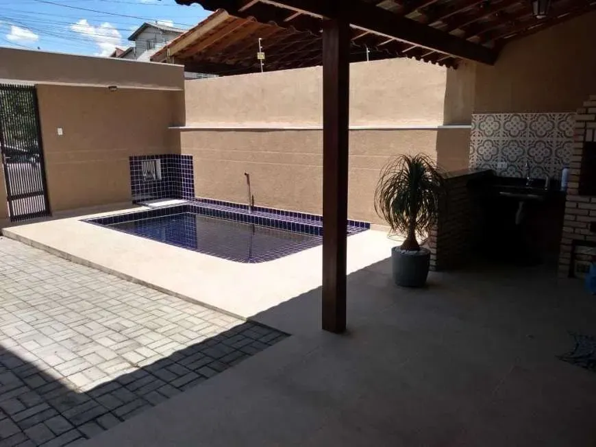 Foto 1 de Casa com 3 Quartos à venda, 120m² em Embaré, Santos