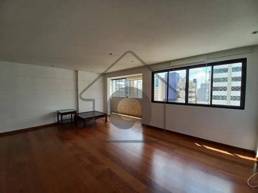 Foto 1 de Apartamento com 3 Quartos para alugar, 125m² em Moema, São Paulo