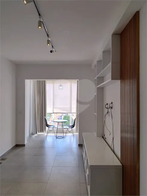 Foto 1 de Apartamento com 1 Quarto à venda, 40m² em Aclimação, São Paulo