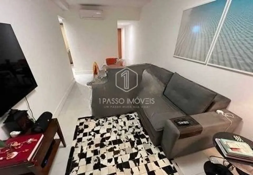 Foto 1 de Apartamento com 2 Quartos à venda, 65m² em Ipanema, Rio de Janeiro