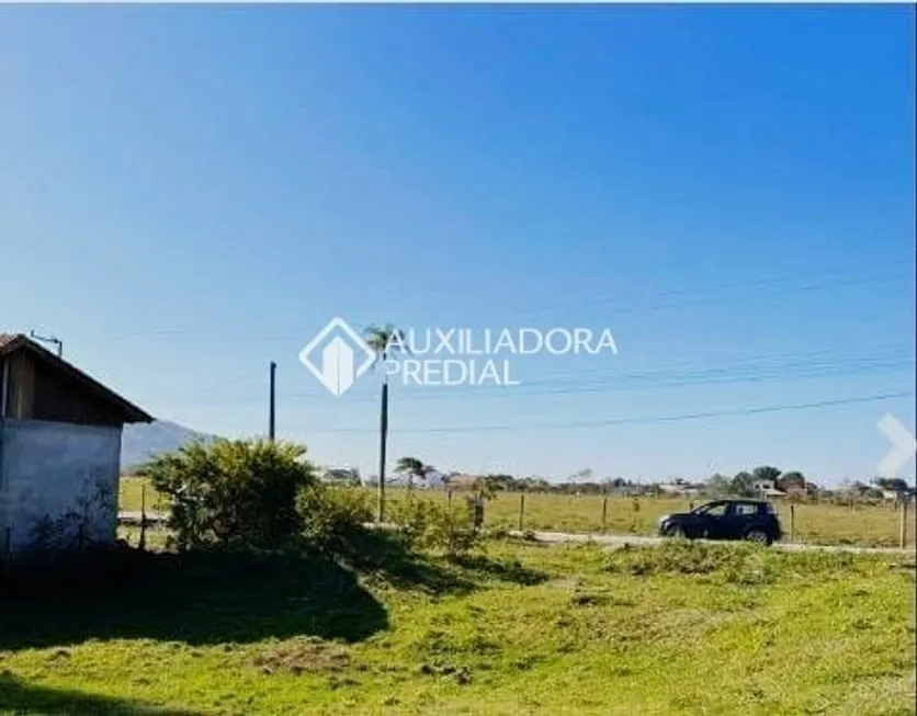 Foto 1 de Lote/Terreno à venda, 420m² em Encantada, Garopaba