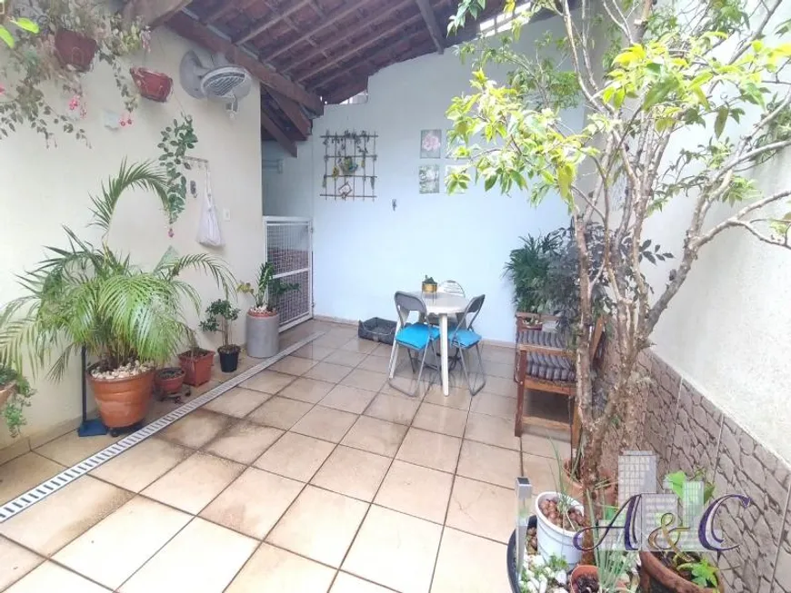 Foto 1 de Sobrado com 2 Quartos à venda, 94m² em Granja Viana, Cotia