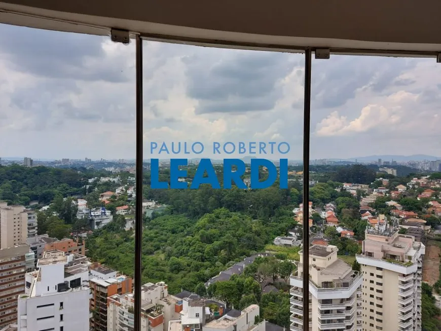 Foto 1 de Apartamento com 4 Quartos para alugar, 1000m² em Real Parque, São Paulo