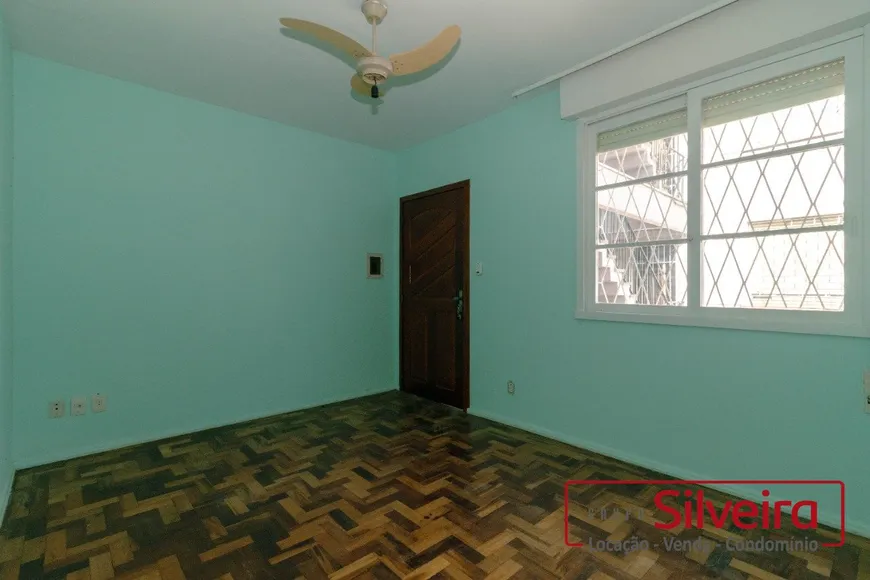 Foto 1 de Apartamento com 3 Quartos à venda, 67m² em Teresópolis, Porto Alegre