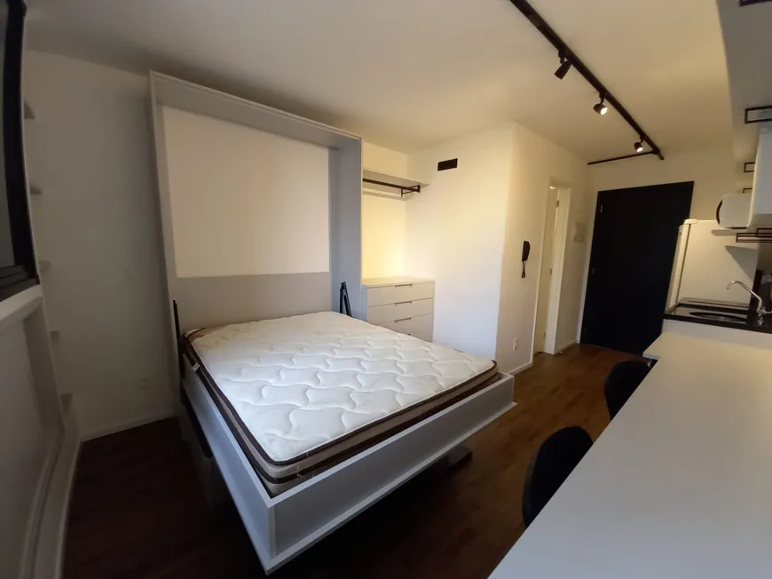 Foto 1 de Apartamento com 1 Quarto para alugar, 25m² em Vila Mariana, São Paulo