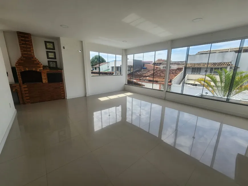 Foto 1 de Casa com 3 Quartos à venda, 170m² em Alto da Posse, Nova Iguaçu