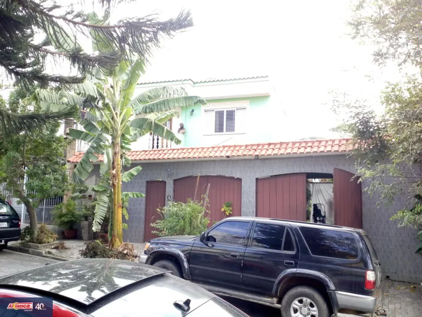 Foto 1 de Sobrado com 4 Quartos à venda, 231m² em Jardim Santa Mena, Guarulhos