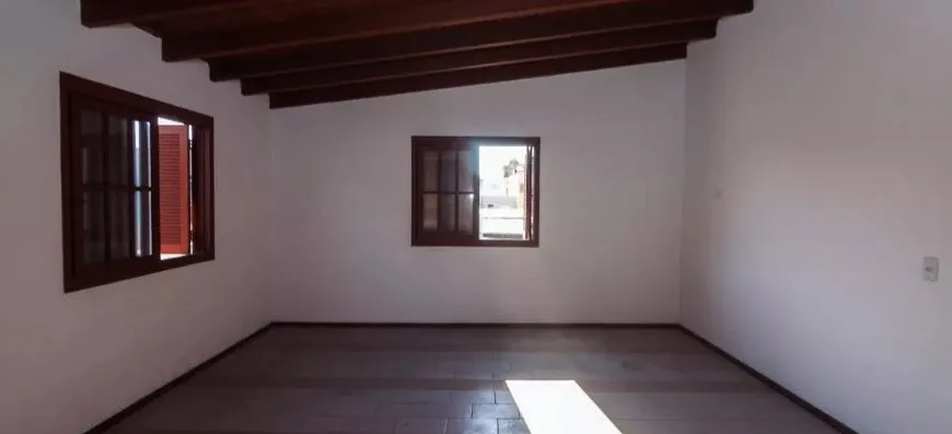 Foto 1 de Casa com 4 Quartos à venda, 440m² em Azenha, Porto Alegre