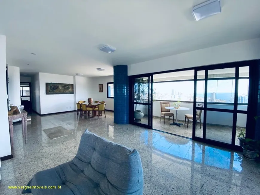 Foto 1 de Apartamento com 4 Quartos à venda, 244m² em Pituba, Salvador