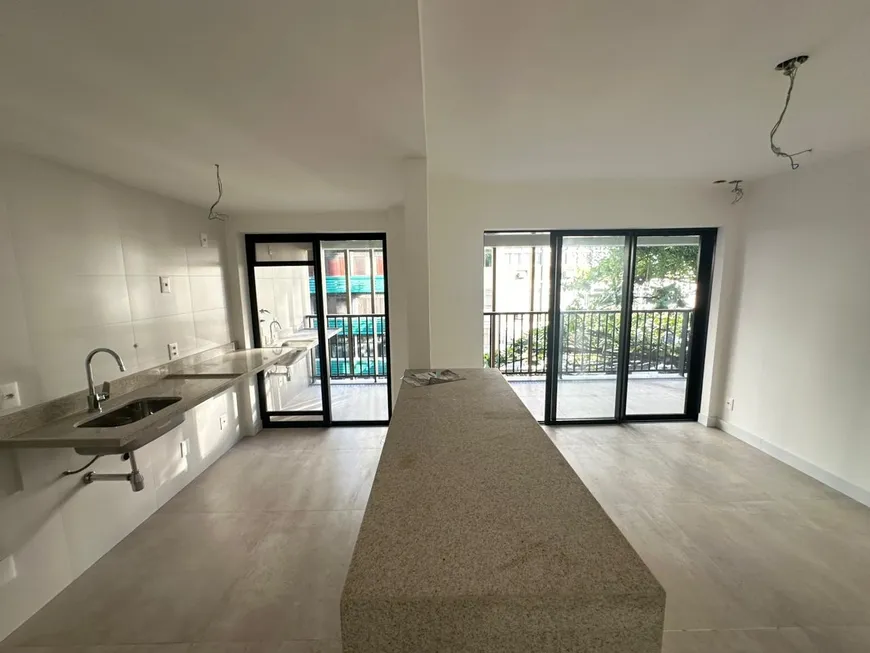 Foto 1 de Apartamento com 3 Quartos à venda, 93m² em Leblon, Rio de Janeiro