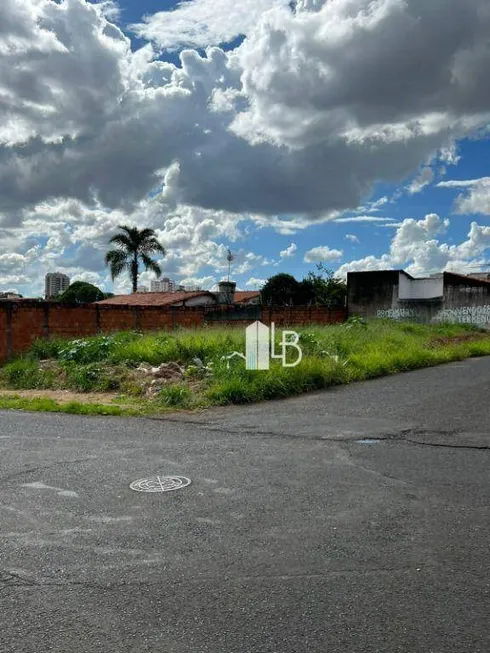 Foto 1 de Lote/Terreno à venda, 300m² em Pampulha, Uberlândia
