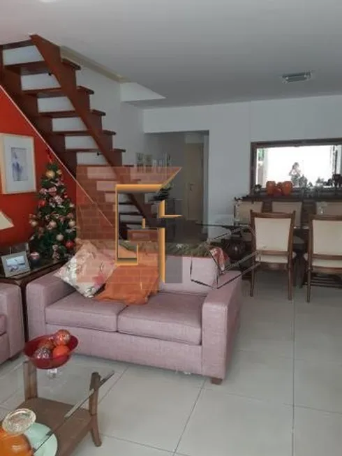 Foto 1 de Apartamento com 3 Quartos à venda, 130m² em Correas, Petrópolis