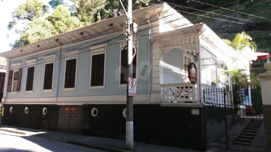 Foto 1 de Casa com 6 Quartos à venda, 300m² em Centro, Petrópolis