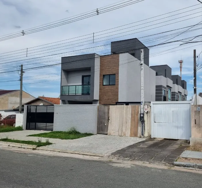 Foto 1 de Casa com 3 Quartos à venda, 104m² em Uberaba, Curitiba