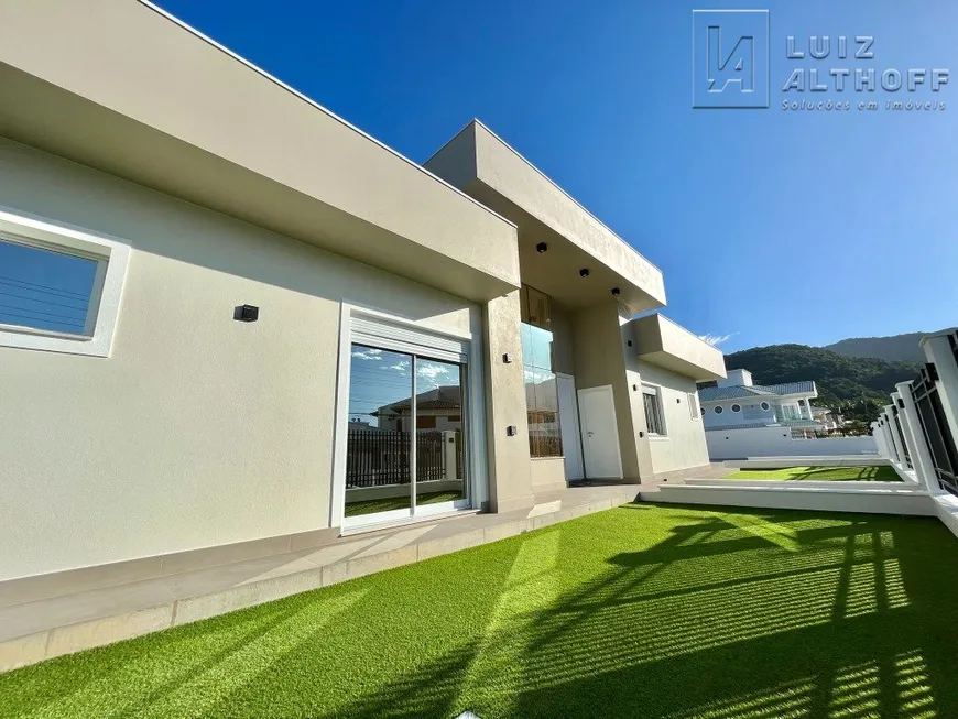 Foto 1 de Casa com 4 Quartos à venda, 190m² em Cidade Universitaria Pedra Branca, Palhoça