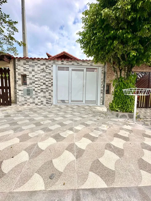 Foto 1 de Casa com 2 Quartos à venda, 85m² em Centro, Mongaguá