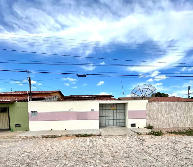 Foto 1 de Casa com 3 Quartos à venda, 163m² em Centro, Açu