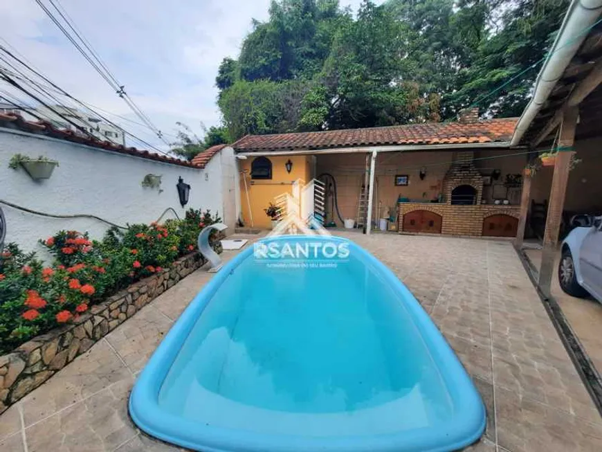 Foto 1 de Casa com 2 Quartos à venda, 130m² em Tanque, Rio de Janeiro