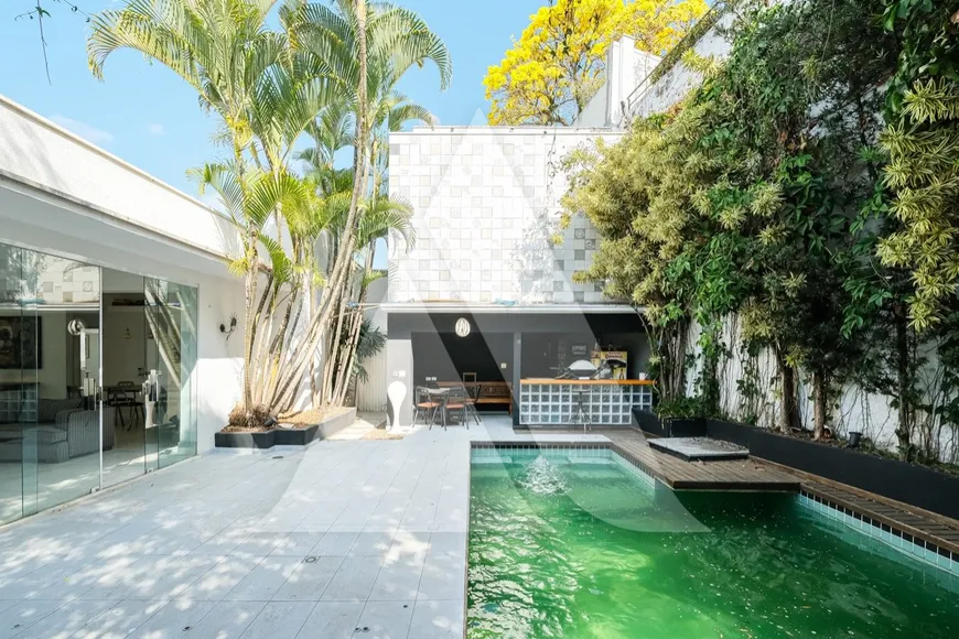Foto 1 de Casa com 4 Quartos à venda, 500m² em Cidade Jardim, São Paulo