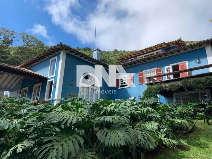 Foto 1 de Casa de Condomínio com 3 Quartos à venda, 1020m² em Araras, Petrópolis